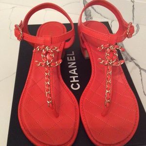 Chanel thong logo sandal